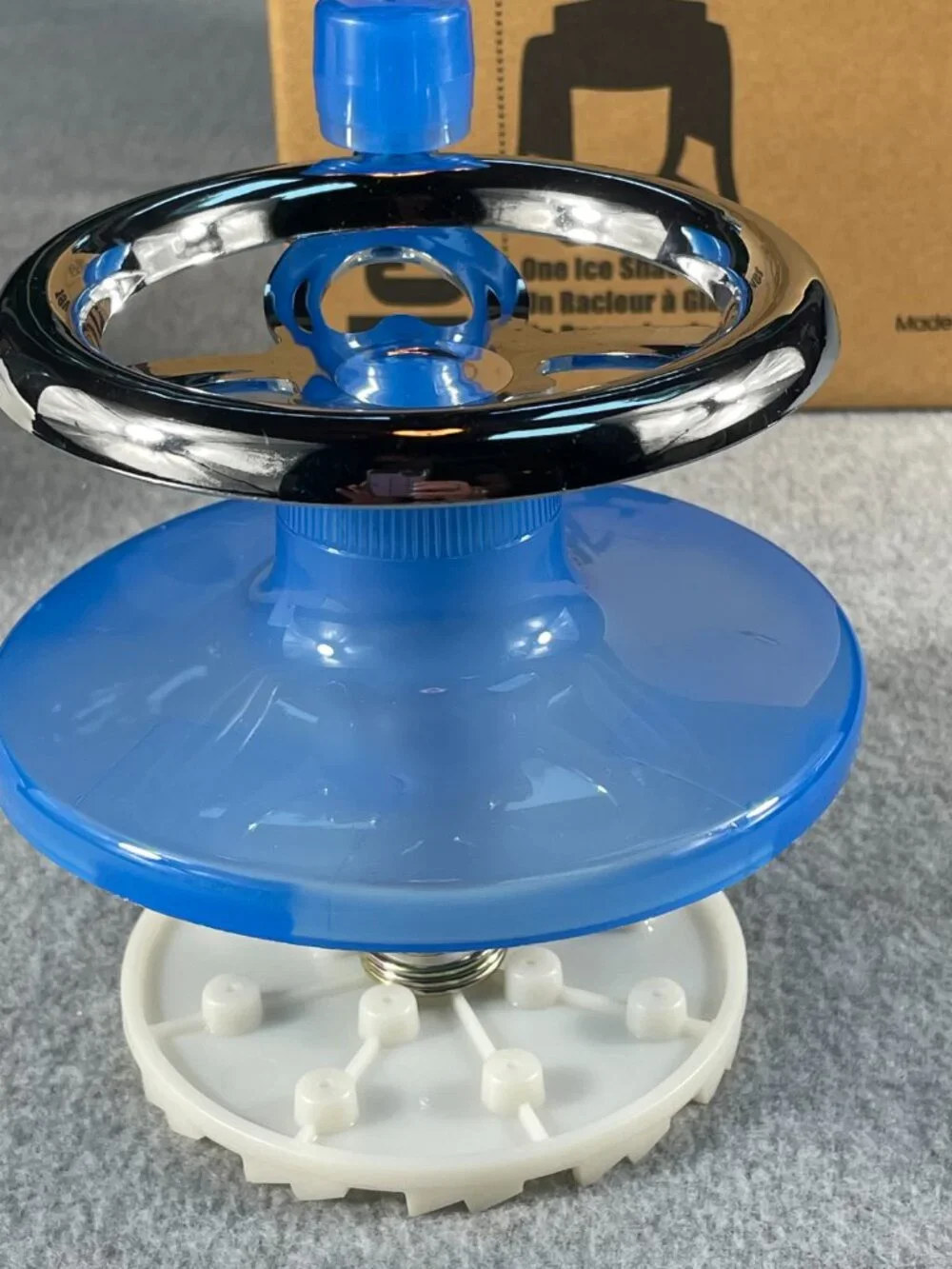 Pampered Chef Ice Shaver 2945 in Original box 2 Cups Lids Kitchen Gadgets Tools